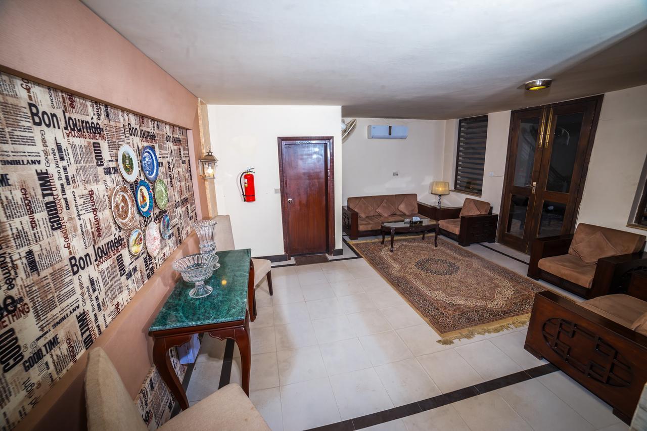Shelton Accommodator Peshawar Buitenkant foto