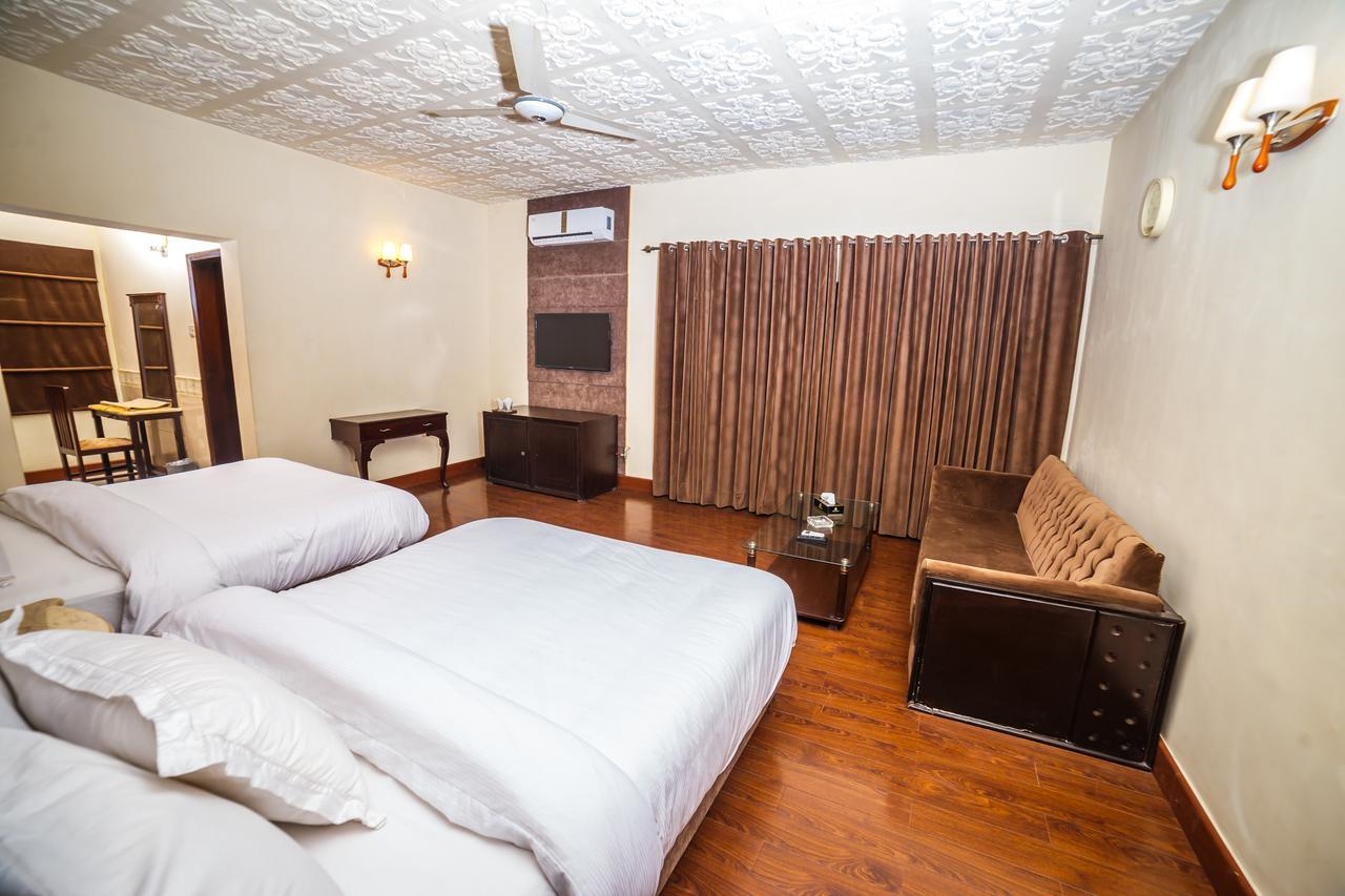 Shelton Accommodator Peshawar Buitenkant foto