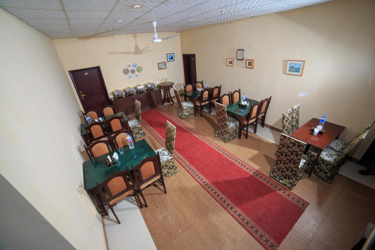 Shelton Accommodator Peshawar Buitenkant foto